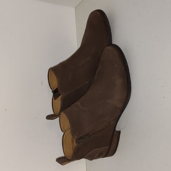 UGG brown waterproof Leather Ankle Boot size 8.5 - Picture 1 of 12